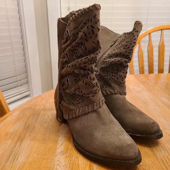 Dark Gray Booties with Fringe Size 8.5 Vamp Phyer - Picture 1 of 5